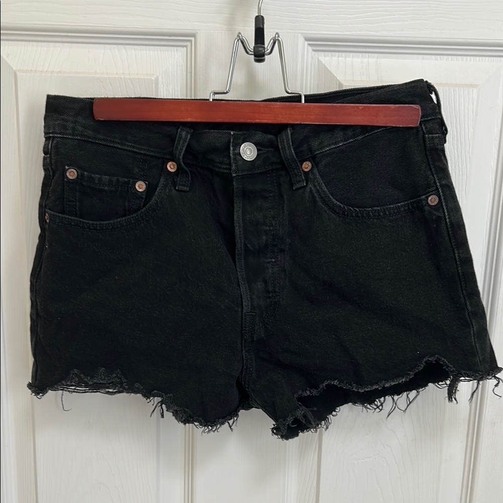 Black Denim Levi’s shorts